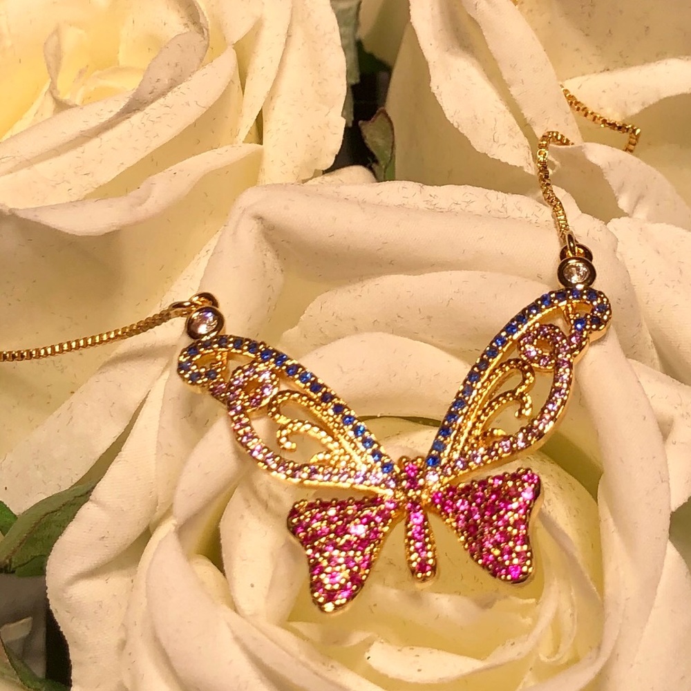 Gorgeous butterfly necklace